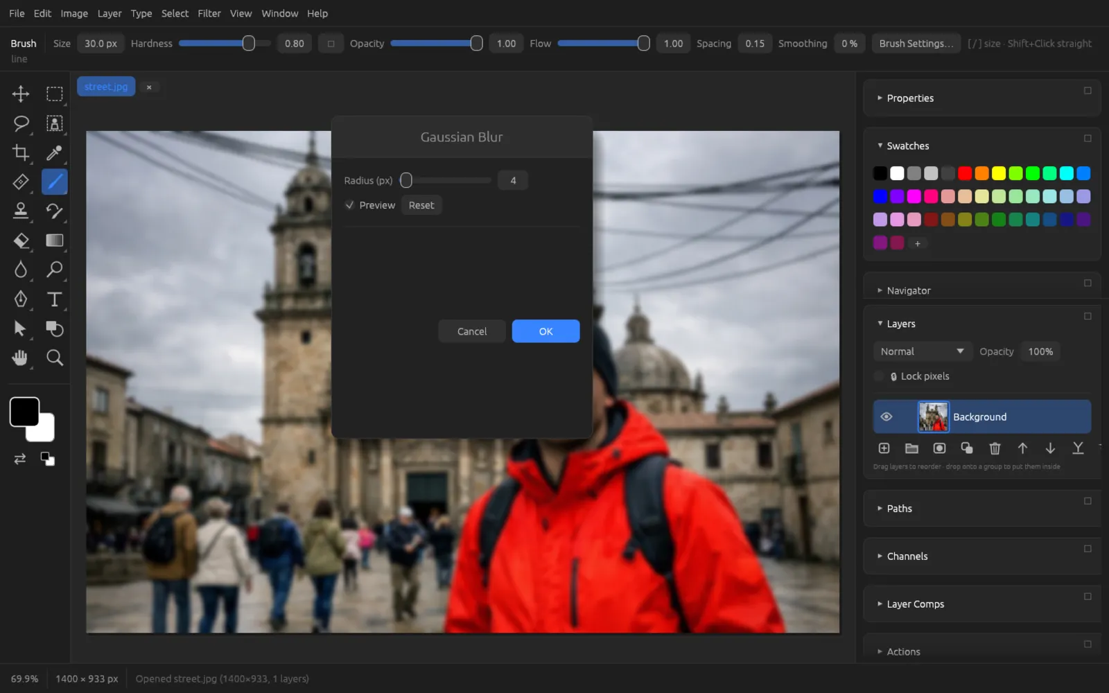 Gaussian Blur dialog with a radius of 4 px